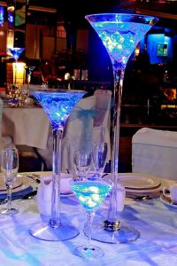 Lee más sobre el artículo Hermosos centros de mesa con copas de cristal