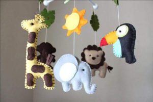 Lee más sobre el artículo Decora la cuna de tu bebe con creativos colgantes