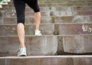Lee más sobre el artículo Los beneficios de subir las escaleras para tu salud