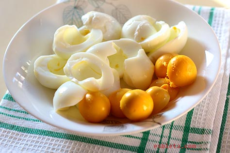 En este momento estás viendo Ensalada de huevo muy fácil de preparar.