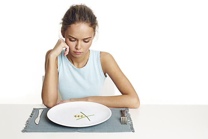 En este momento estás viendo 5 Razones de por qué aguantar hambre engorda